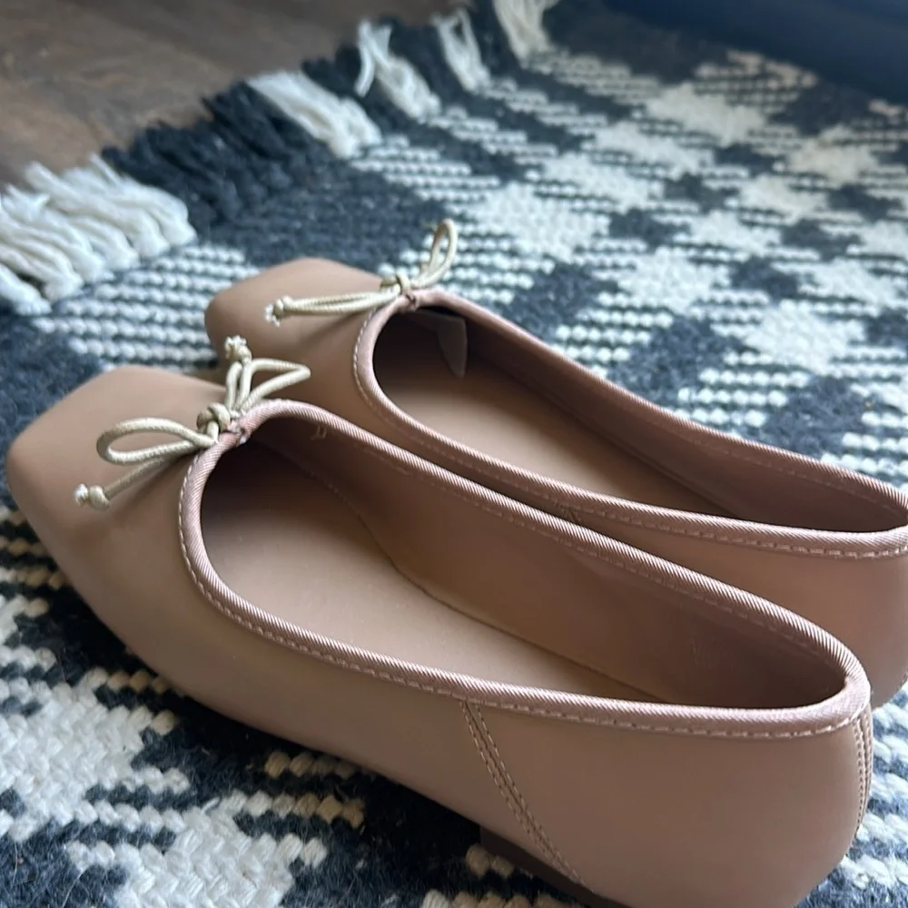 Madden Girl women’s Vinyard Flats brand new!